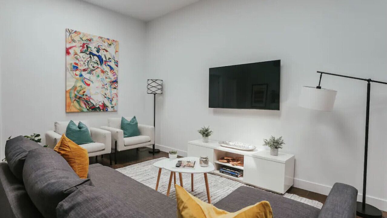 Photo of Livingroom in La Petite-Patrie