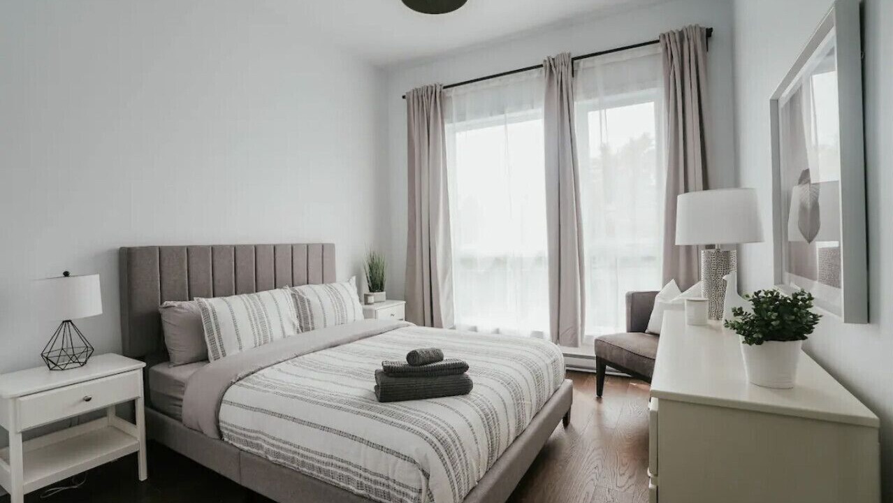 Photo of Bedroom in La Petite-Patrie