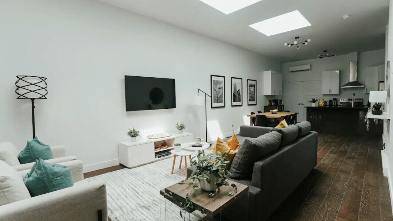 Photo of Livingroom in La Petite-Patrie