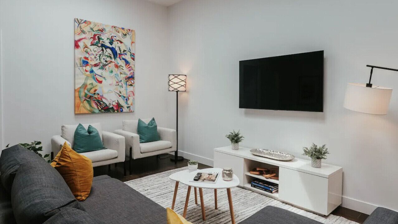 Photo of Livingroom in La Petite-Patrie