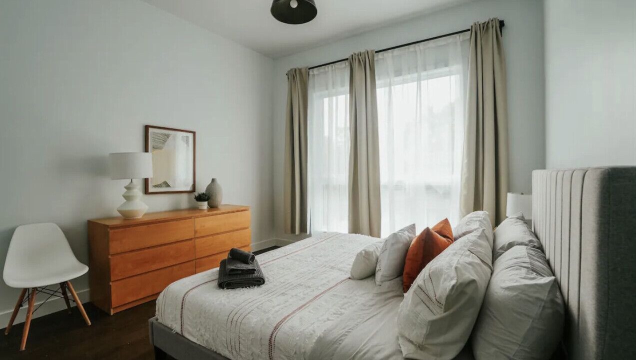 Photo of Bedroom in La Petite-Patrie