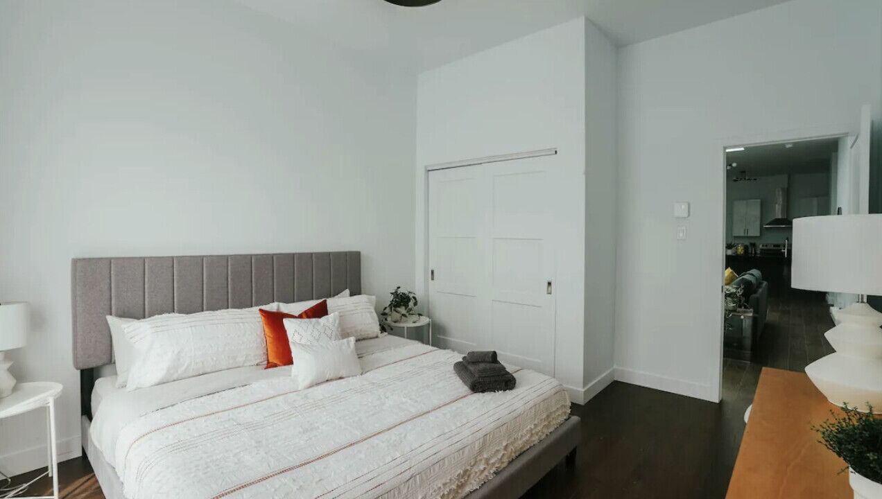 Photo of Bedroom in La Petite-Patrie