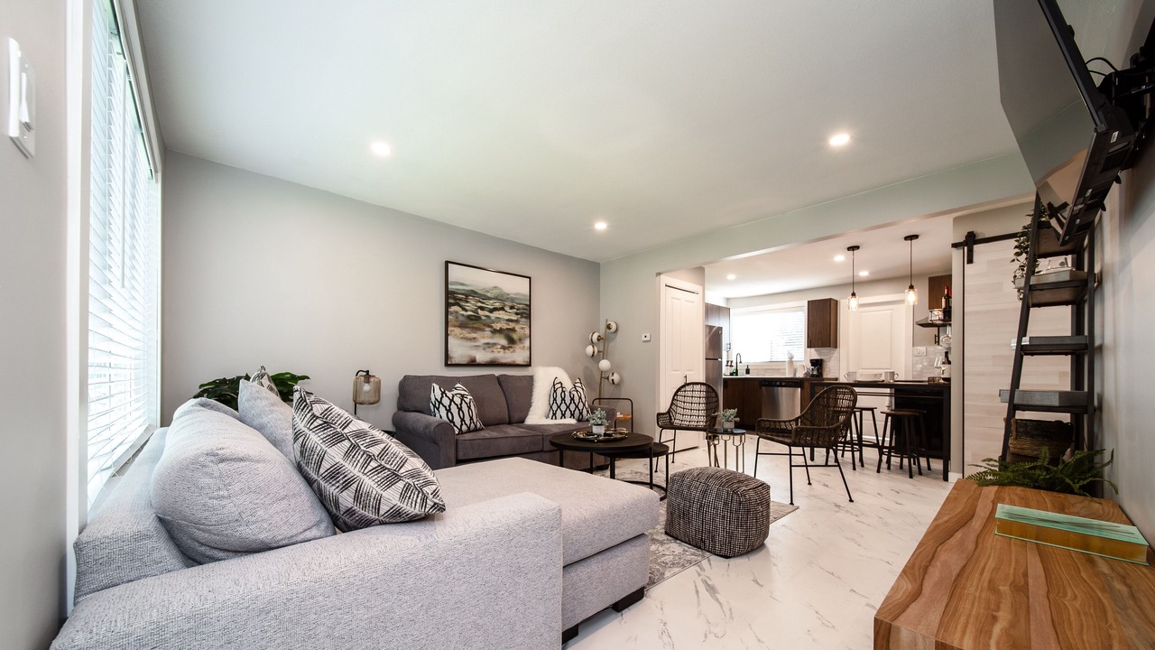 Photo of Livingroom in Northeast Edmonton
