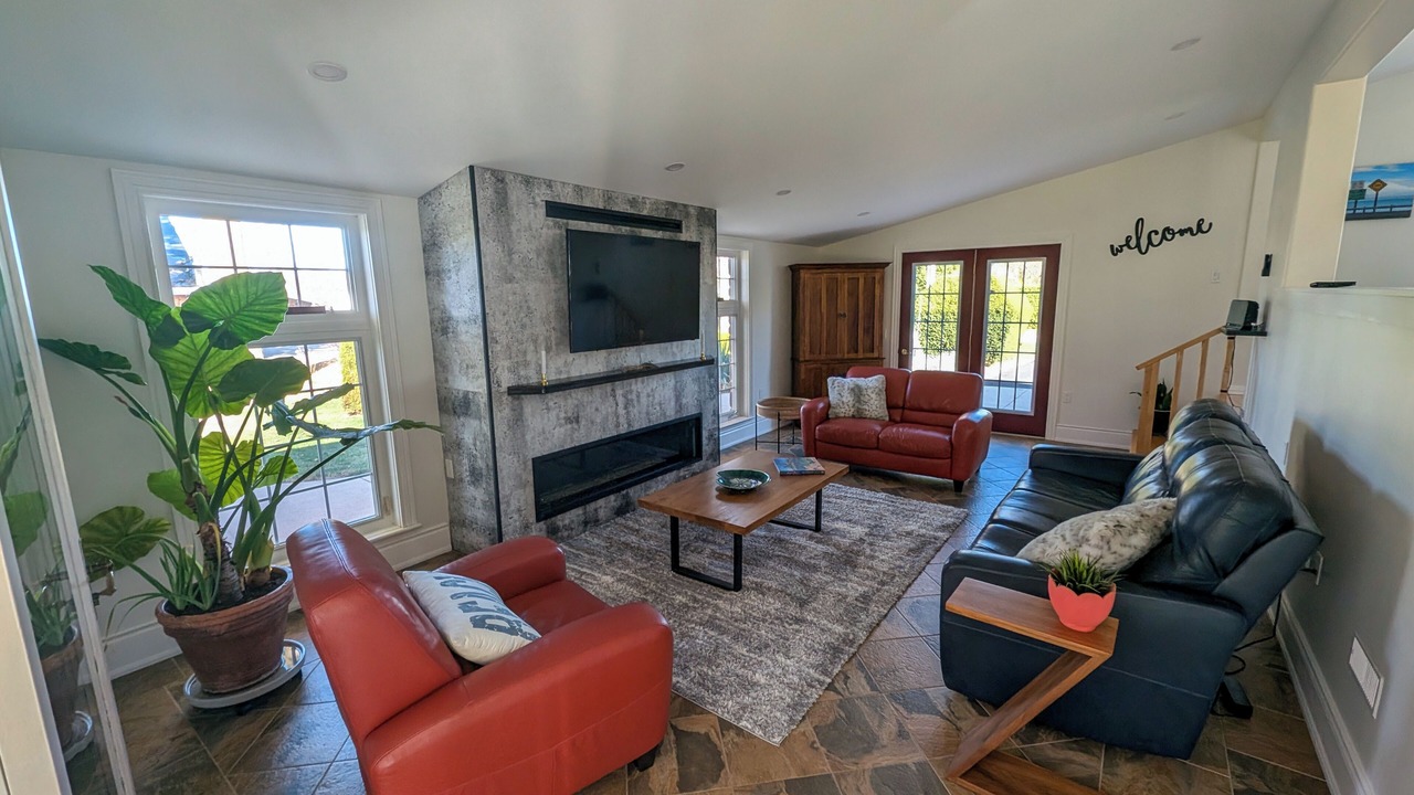 Photo of Livingroom in Clarksburg