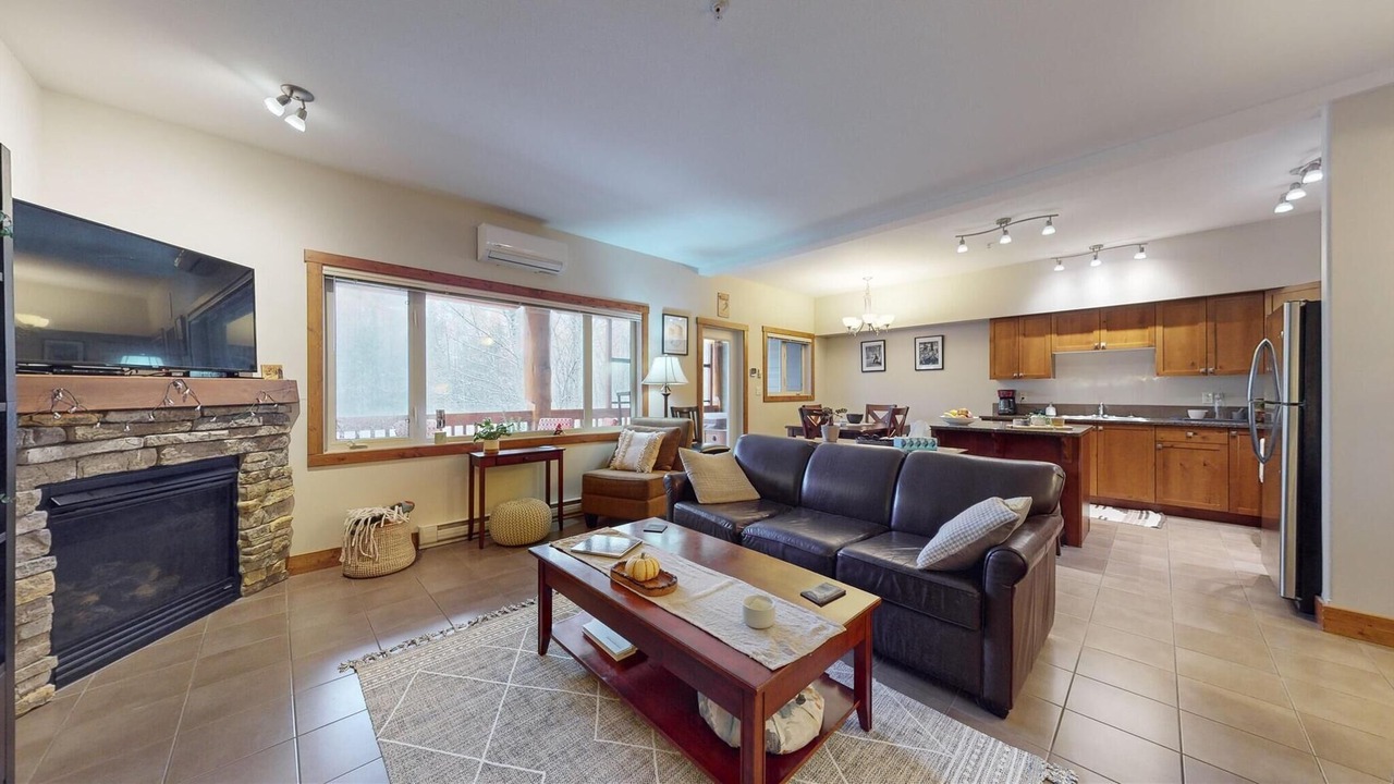 Photo of Livingroom in East Kootenay