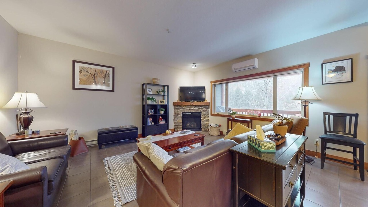 Photo of Livingroom in East Kootenay