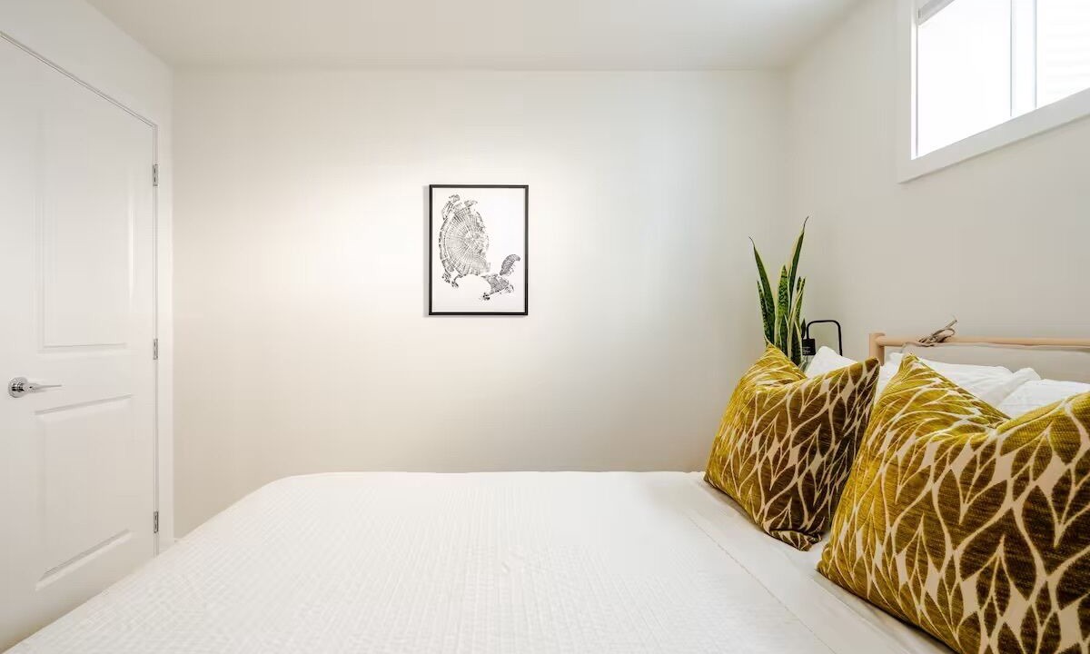 Photo of Bedroom in Colwood
