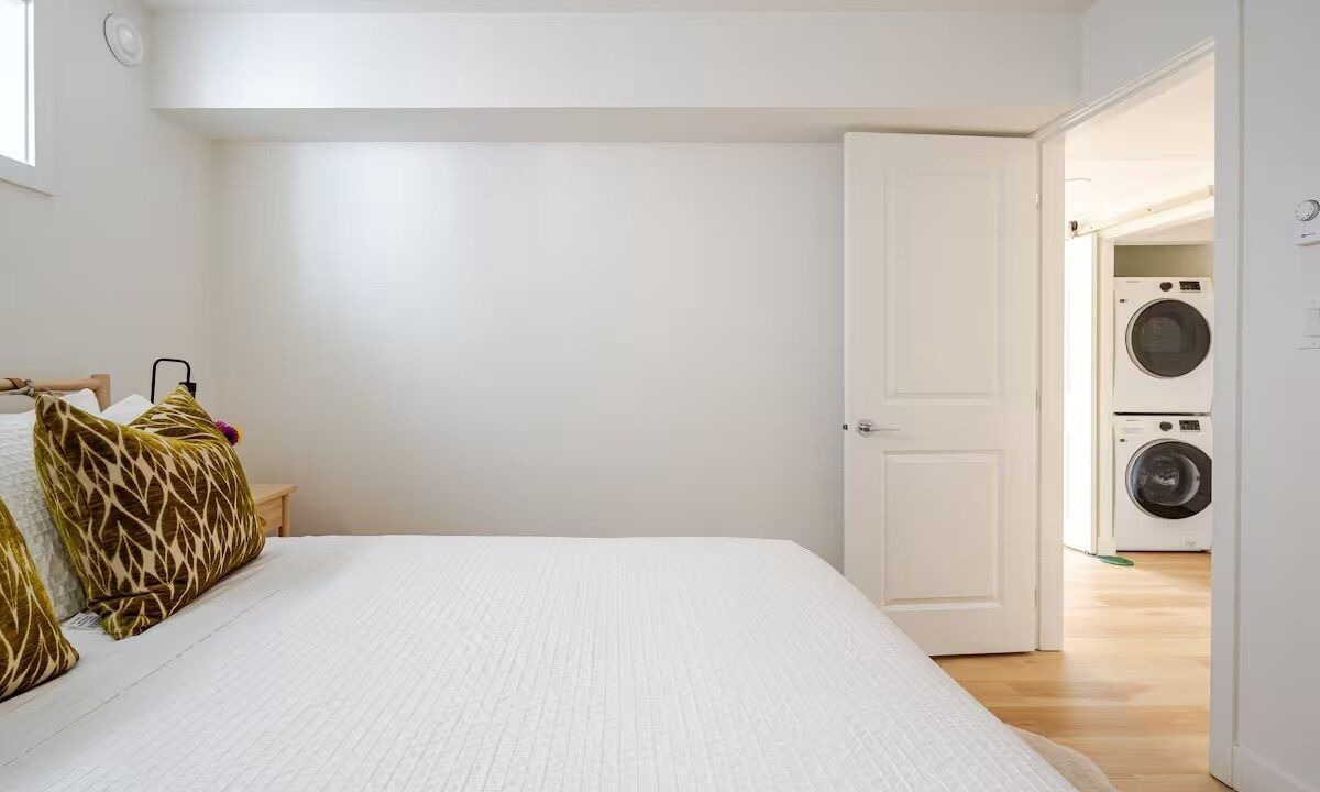 Photo of Bedroom in Colwood