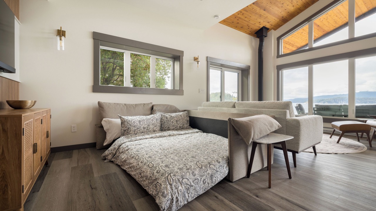 Photo of Bedroom in Madeira Park