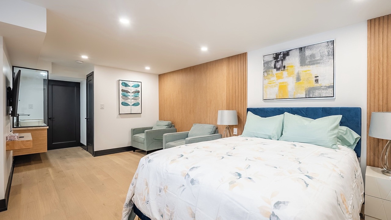 Photo of Bedroom in Lakeview