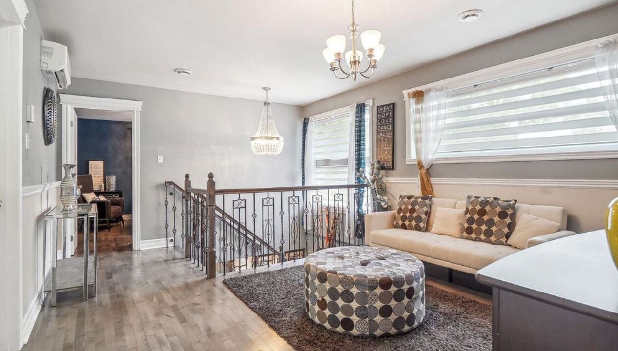 Photo of Livingroom in Pointe-aux-Trembles