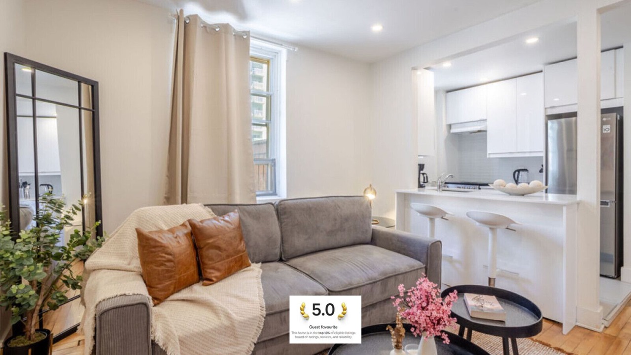 Photo of Bedroom in Quartier des Spectacles