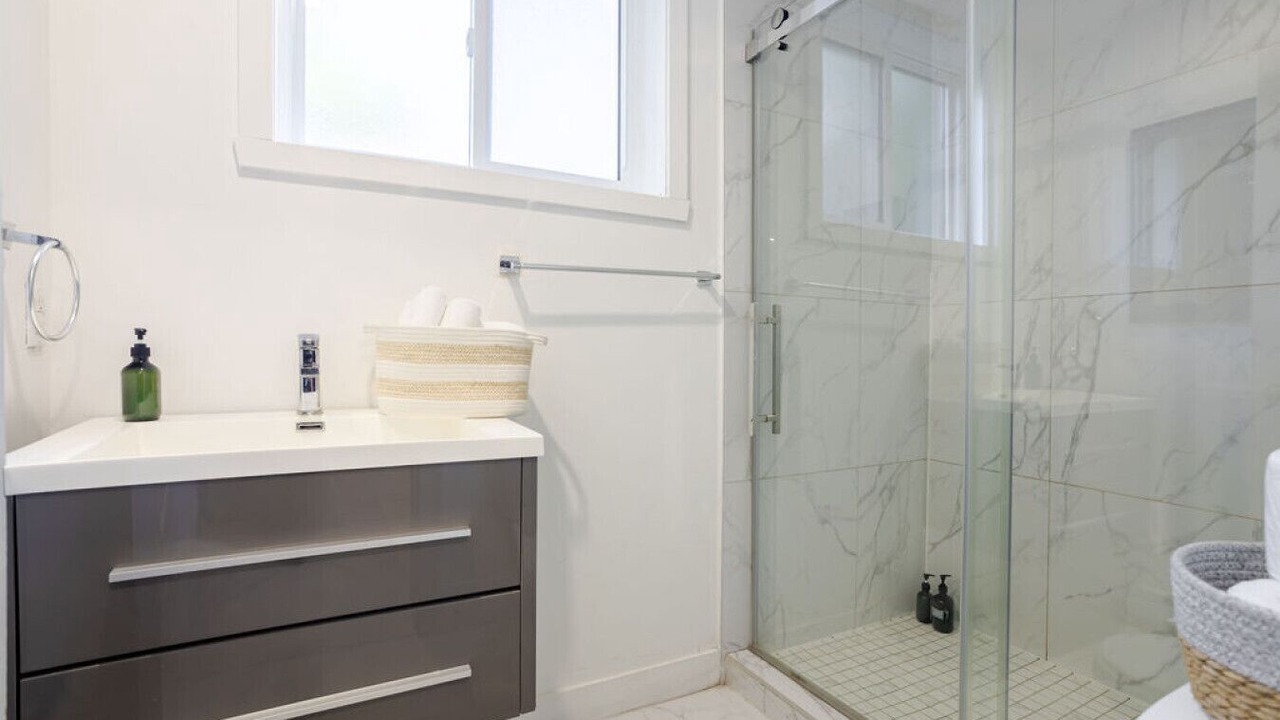 Photo of Bathroom in Cote-Des-Neiges—Notre-Dame-De-Grace