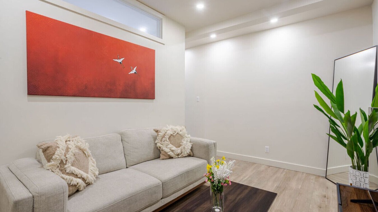 Photo of Livingroom in Cote-Des-Neiges—Notre-Dame-De-Grace