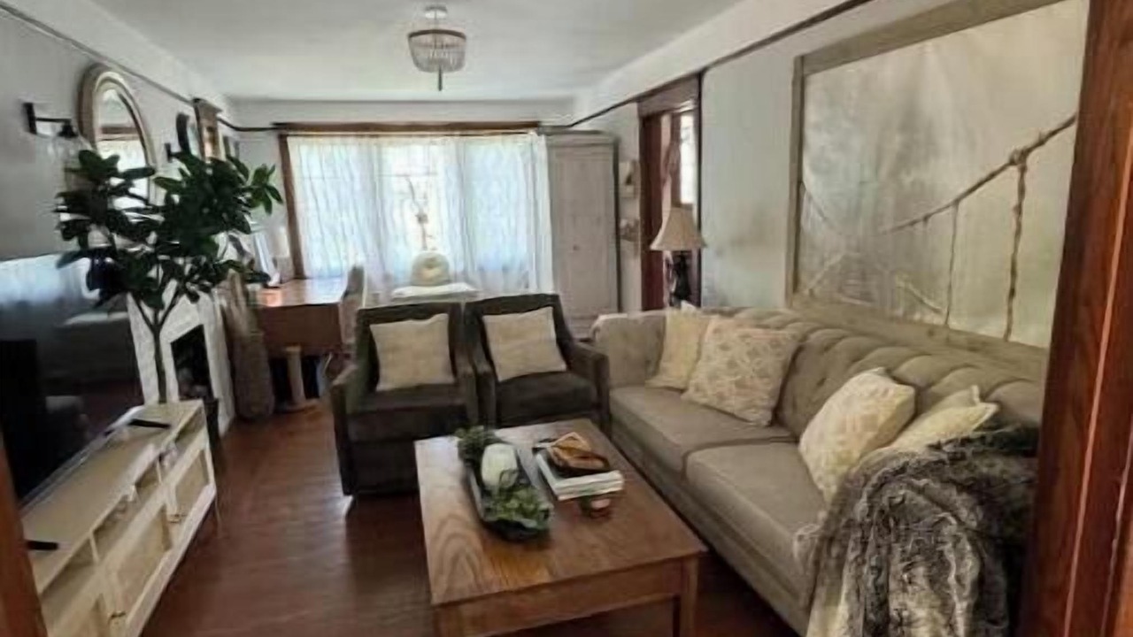 Photo of Livingroom in Hamilton