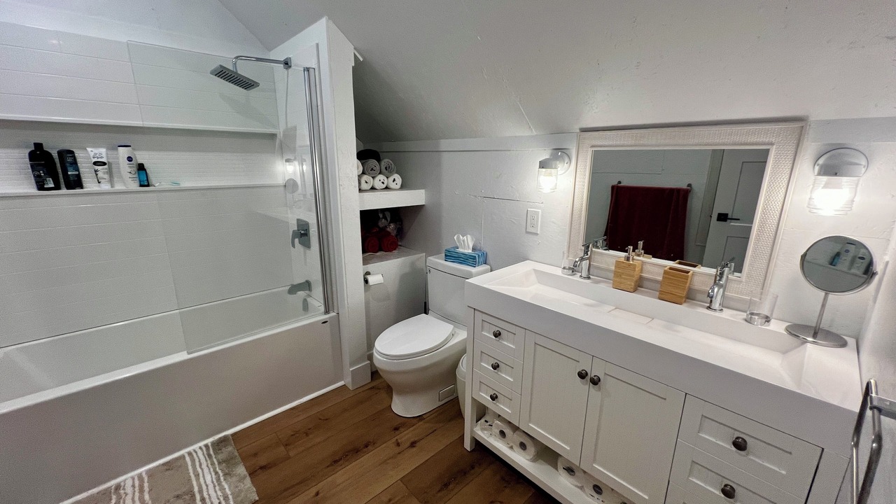 Photo of Bathroom in Park Corner