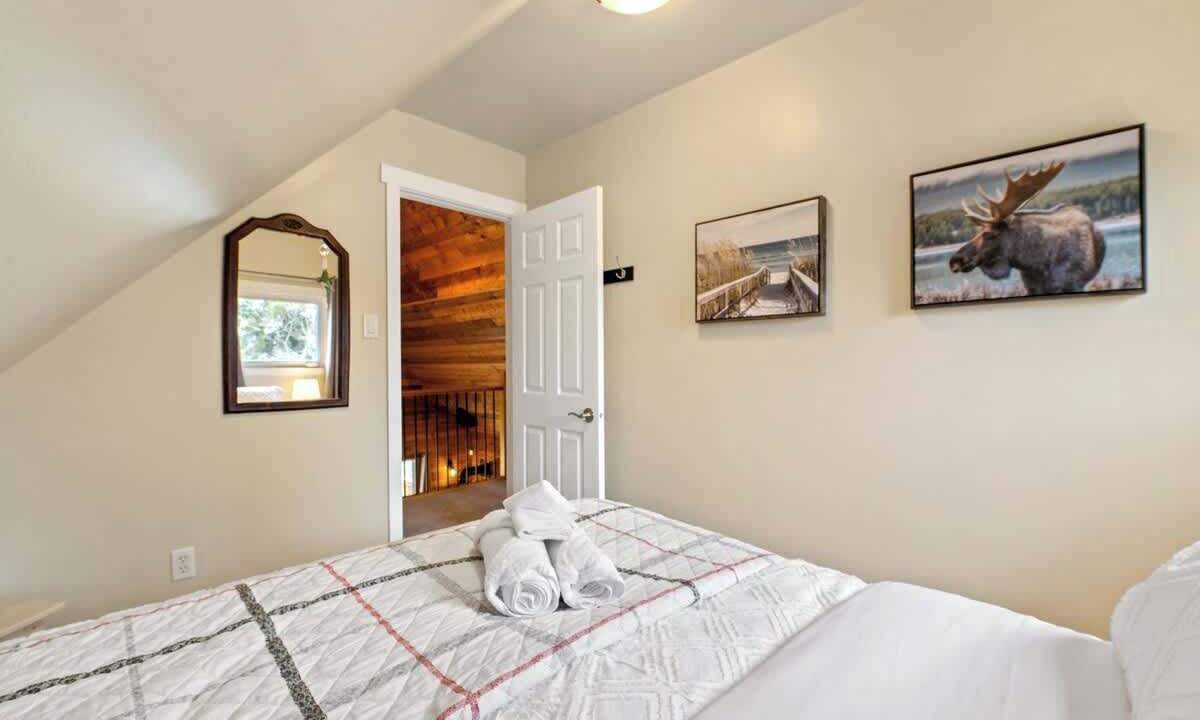 Photo of Bedroom in Gull Lake