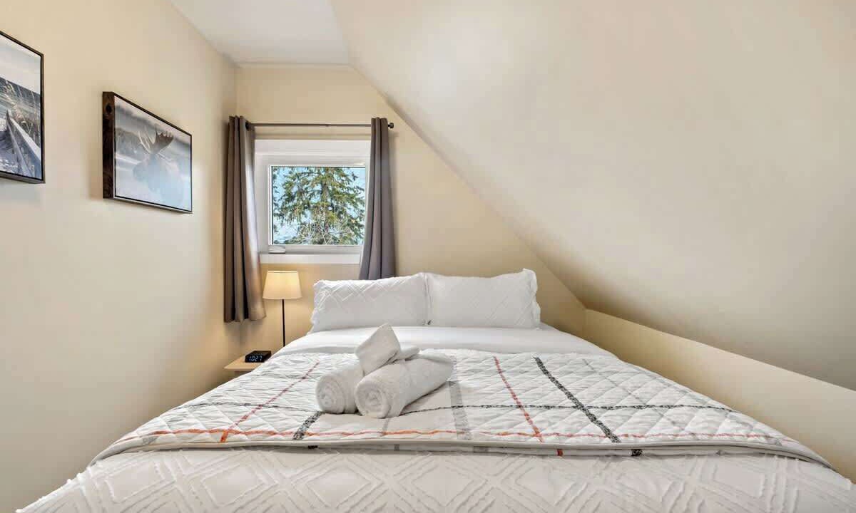 Photo of Bedroom in Gull Lake