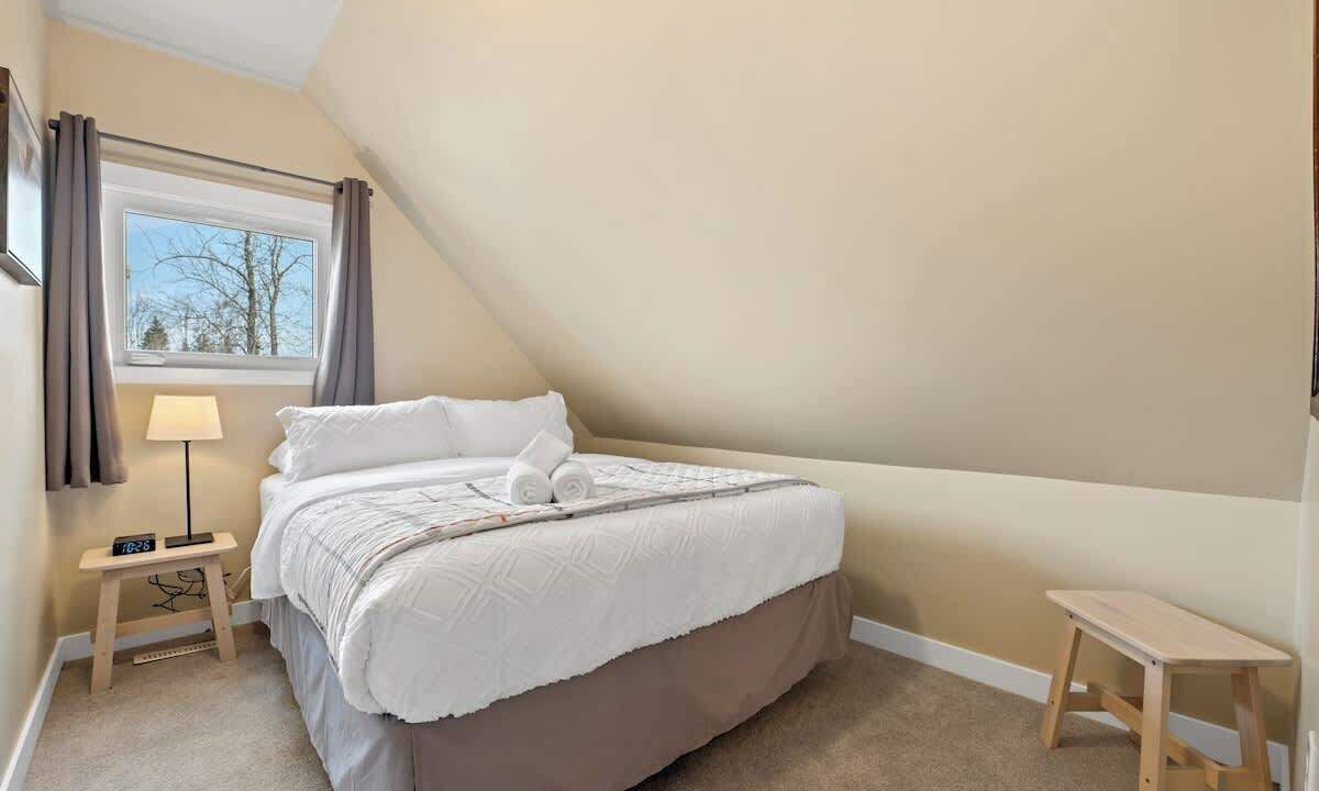 Photo of Bedroom in Gull Lake