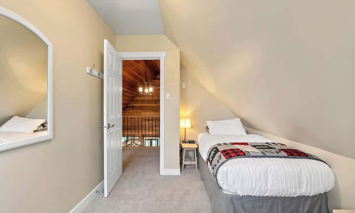 Photo of Bedroom in Gull Lake