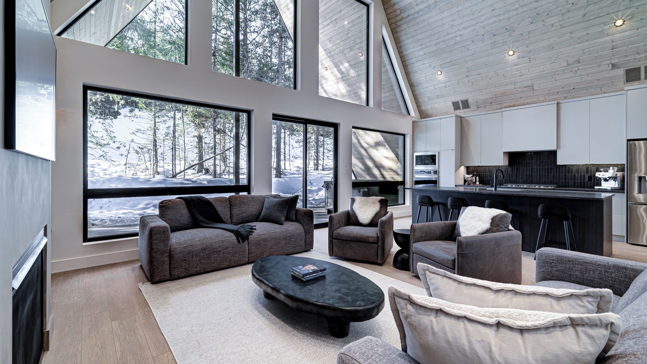 Photo of Livingroom in East Kootenay