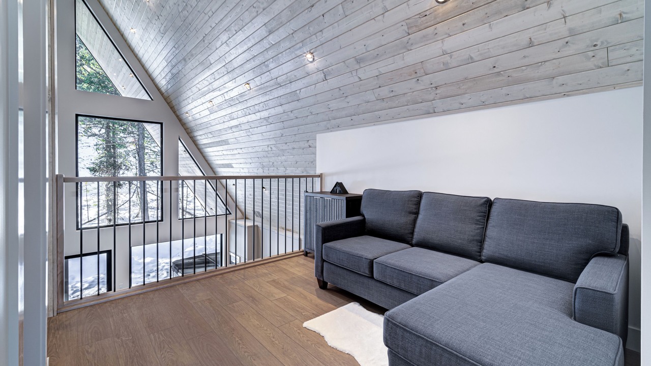Photo of Livingroom in East Kootenay