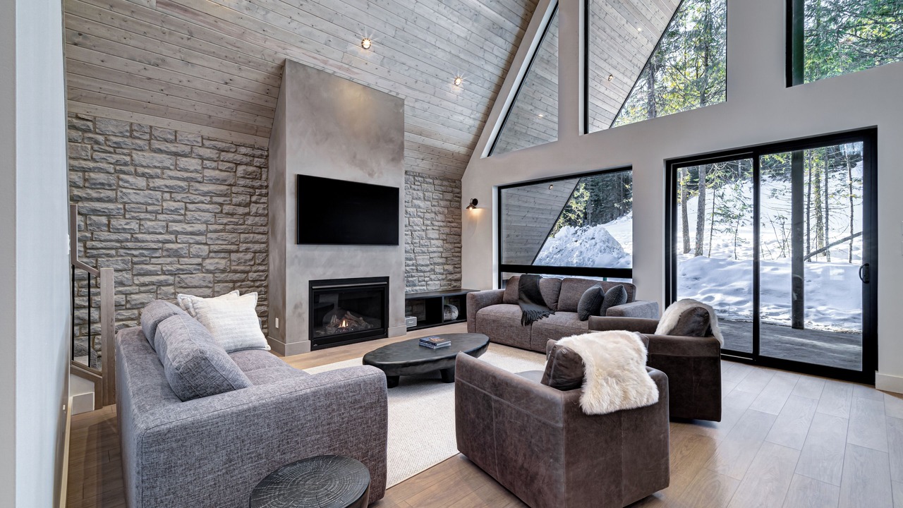 Photo of Livingroom in East Kootenay