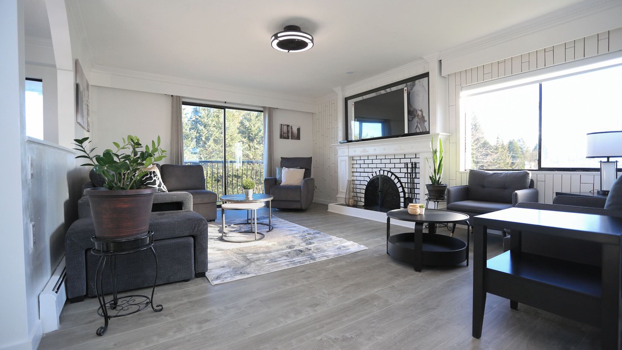 Photo of Livingroom in Guildford