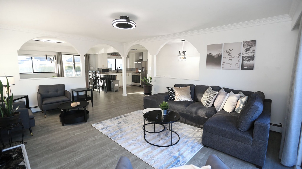 Photo of Livingroom in Guildford