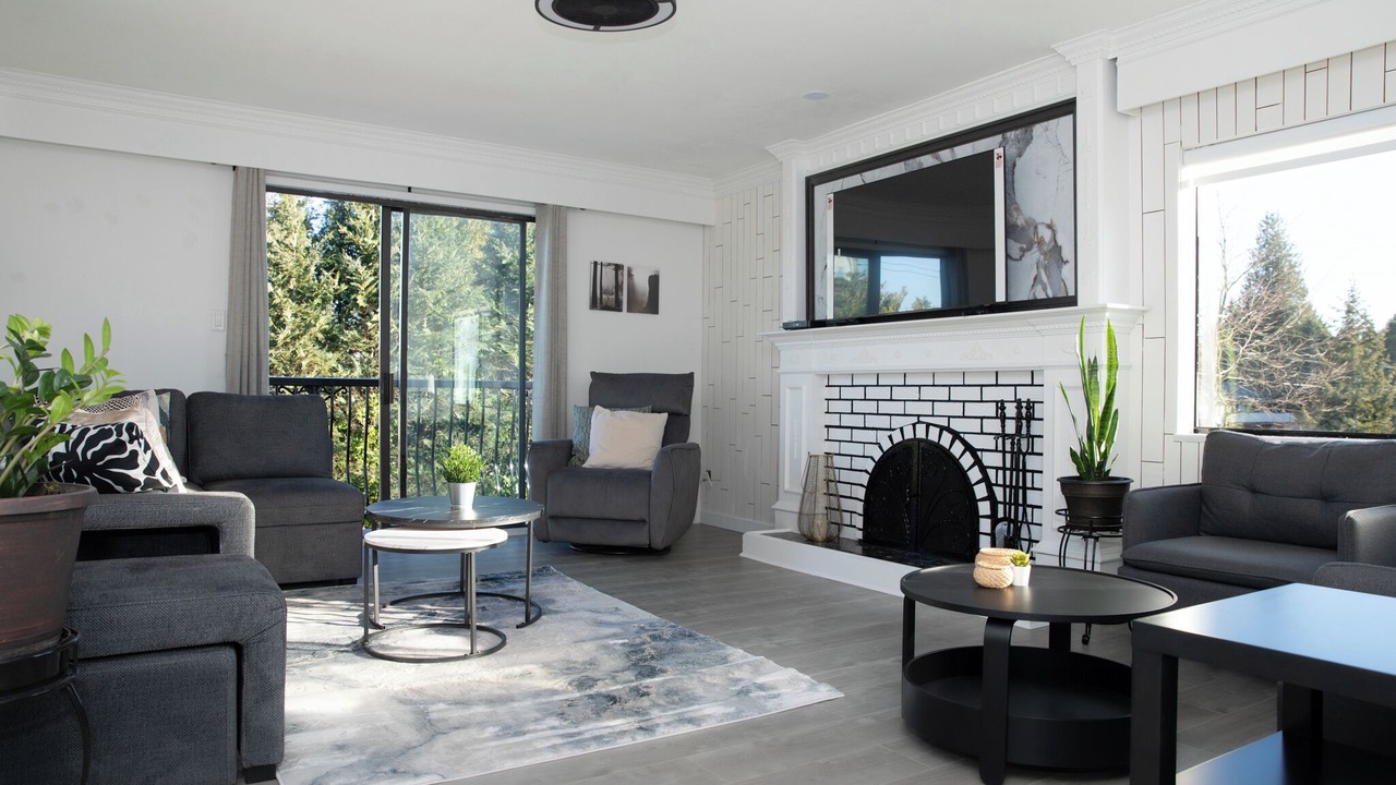 Photo of Livingroom in Guildford