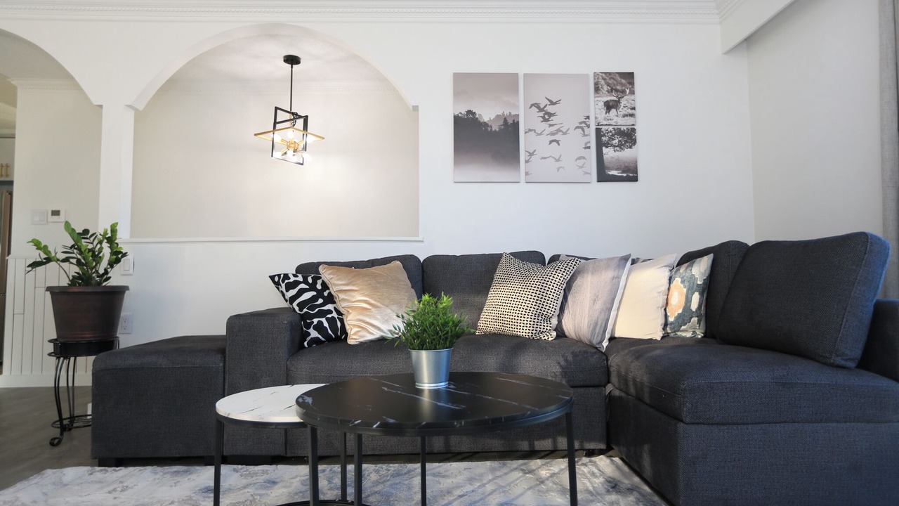 Photo of Livingroom in Guildford