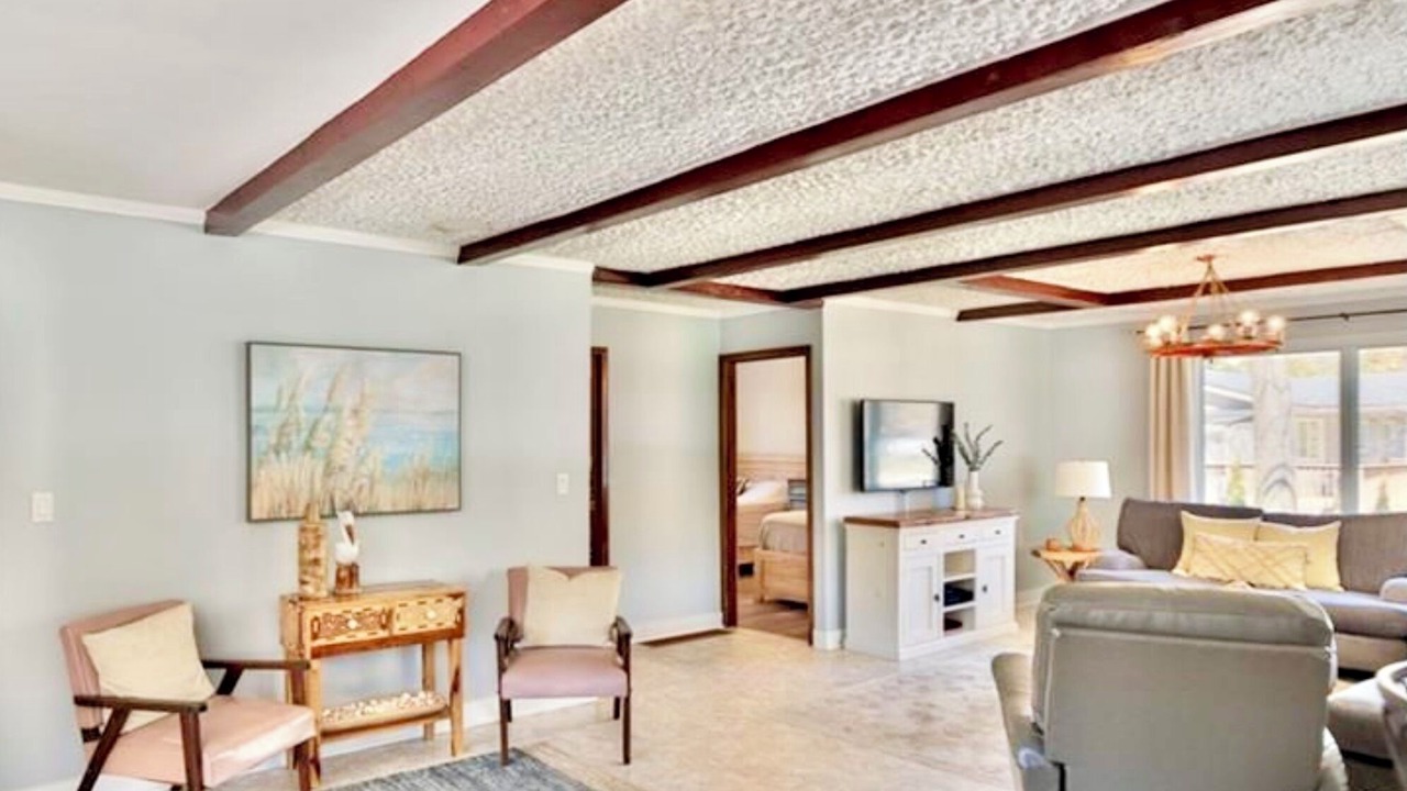 Photo of Livingroom in Tiny