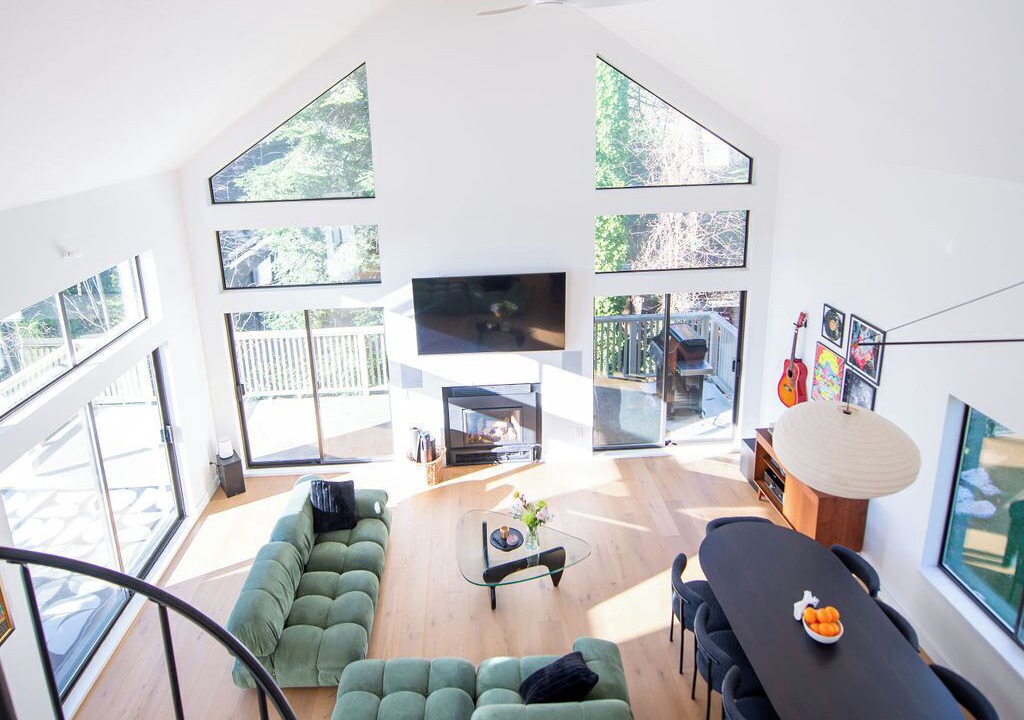 Photo of Livingroom in West Sechelt