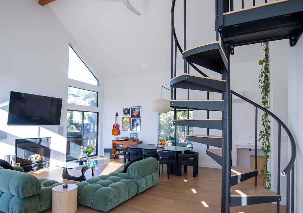 Photo of Livingroom in West Sechelt