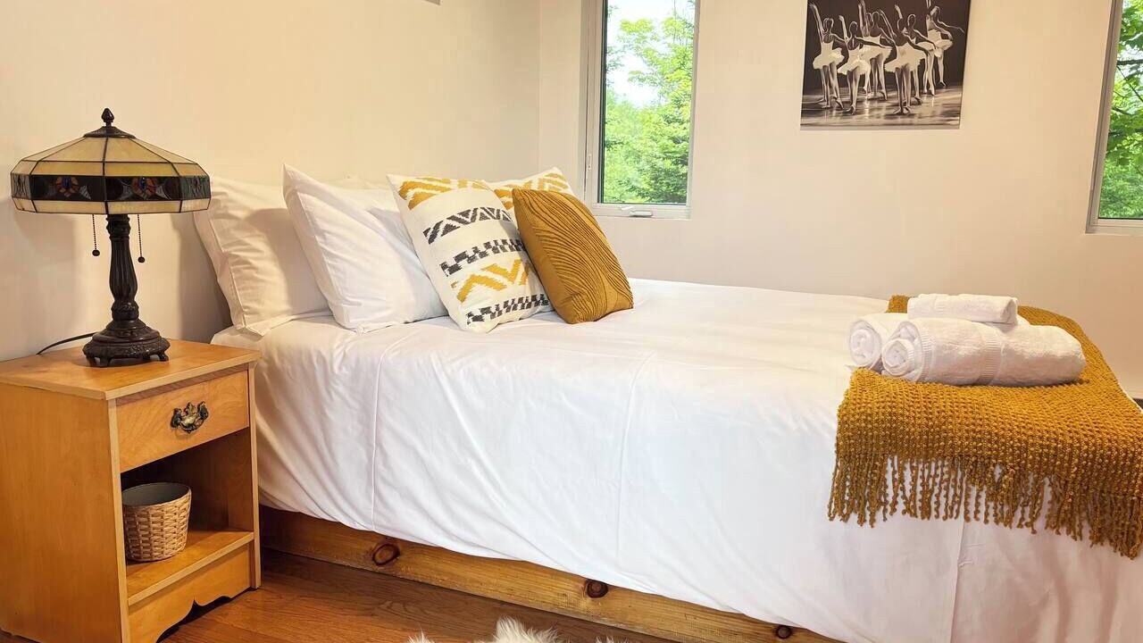 Photo of Bedroom in Sainte-Marguerite-du-Lac-Masson
