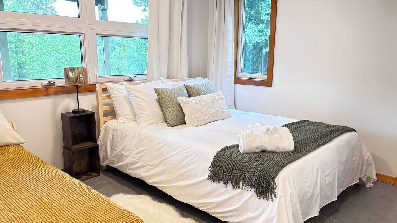 Photo of Bedroom in Sainte-Marguerite-du-Lac-Masson