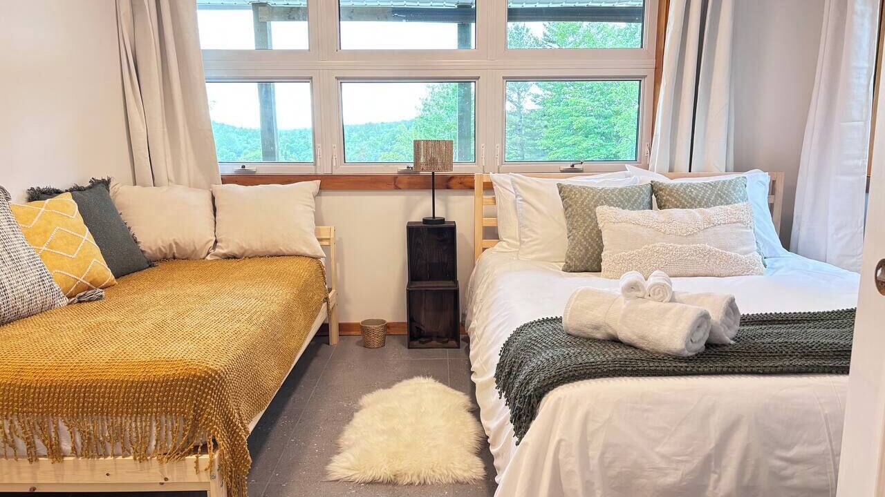 Photo of Bedroom in Sainte-Marguerite-du-Lac-Masson