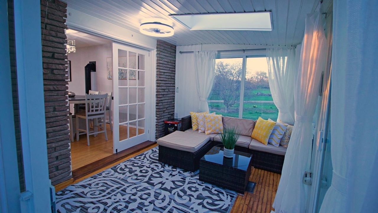 Photo of Livingroom in Quinte West