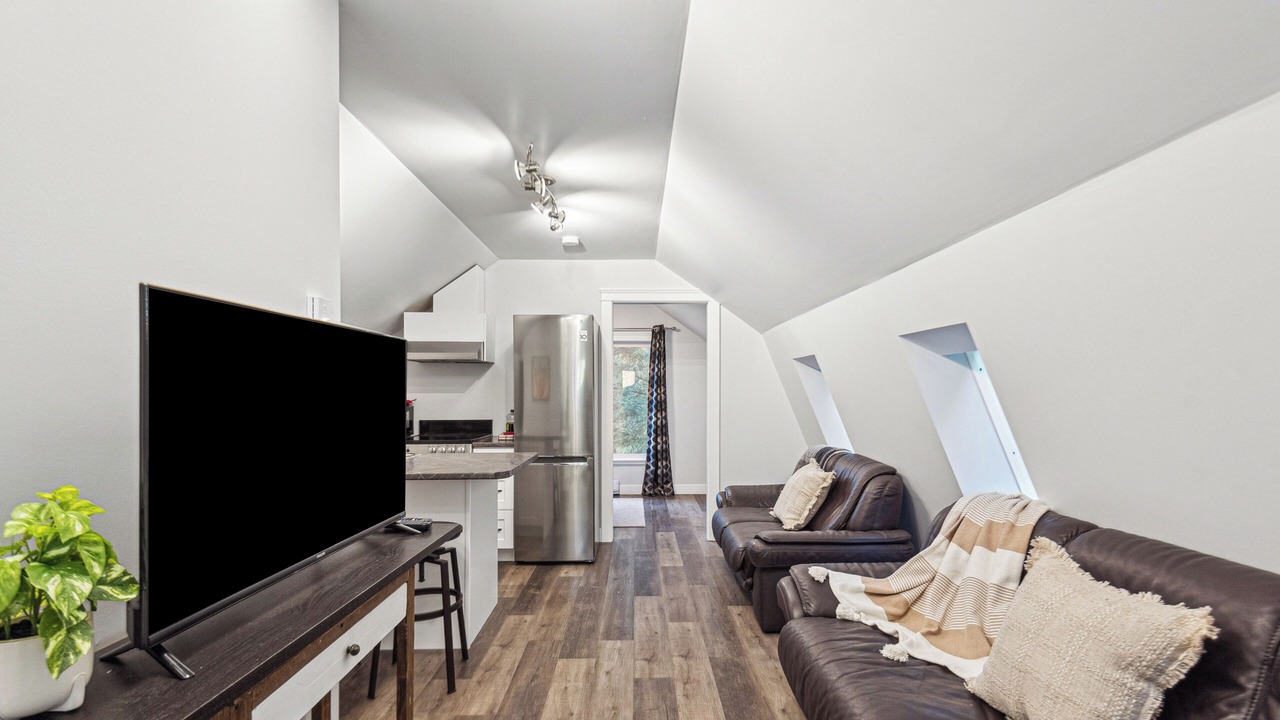 Photo of Livingroom in Shawnigan Lake