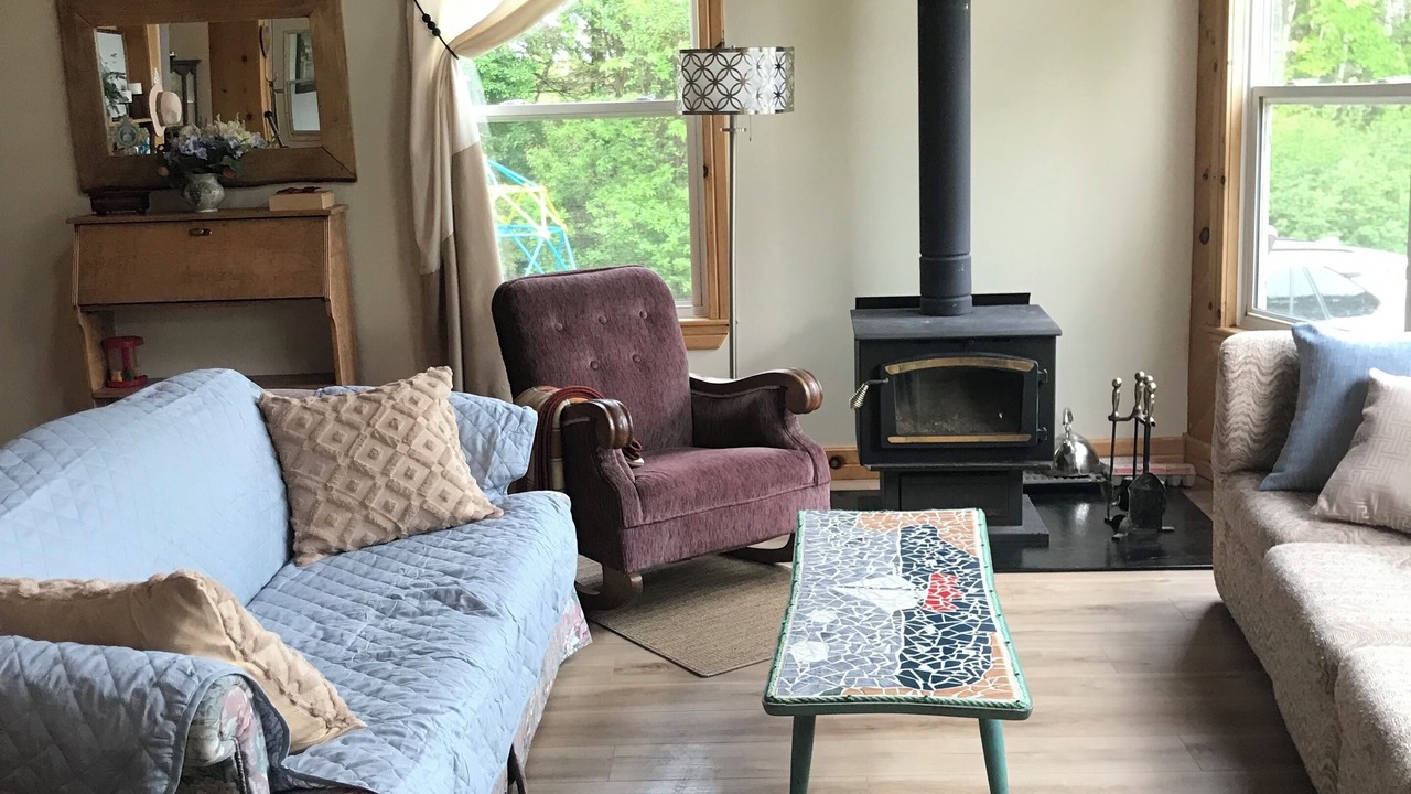 Photo of Livingroom in DeGros Marsh