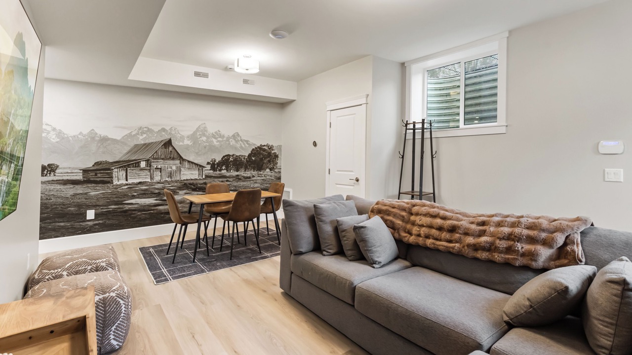 Photo of Livingroom in Langley