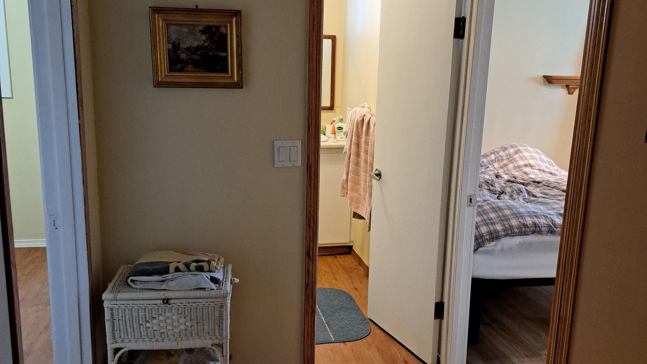Photo of Bedroom in Division No. 8