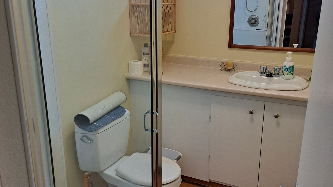 Photo of Bathroom in Division No. 8