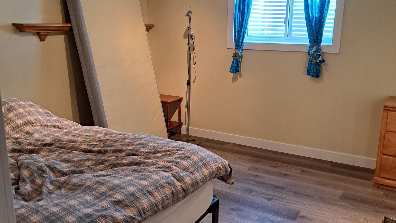 Photo of Bedroom in Division No. 8