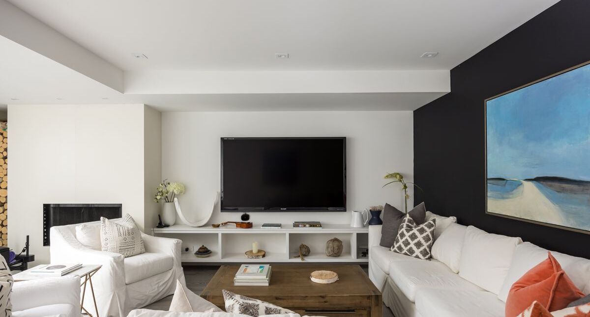 Photo of Livingroom in Bloor-Yorkville
