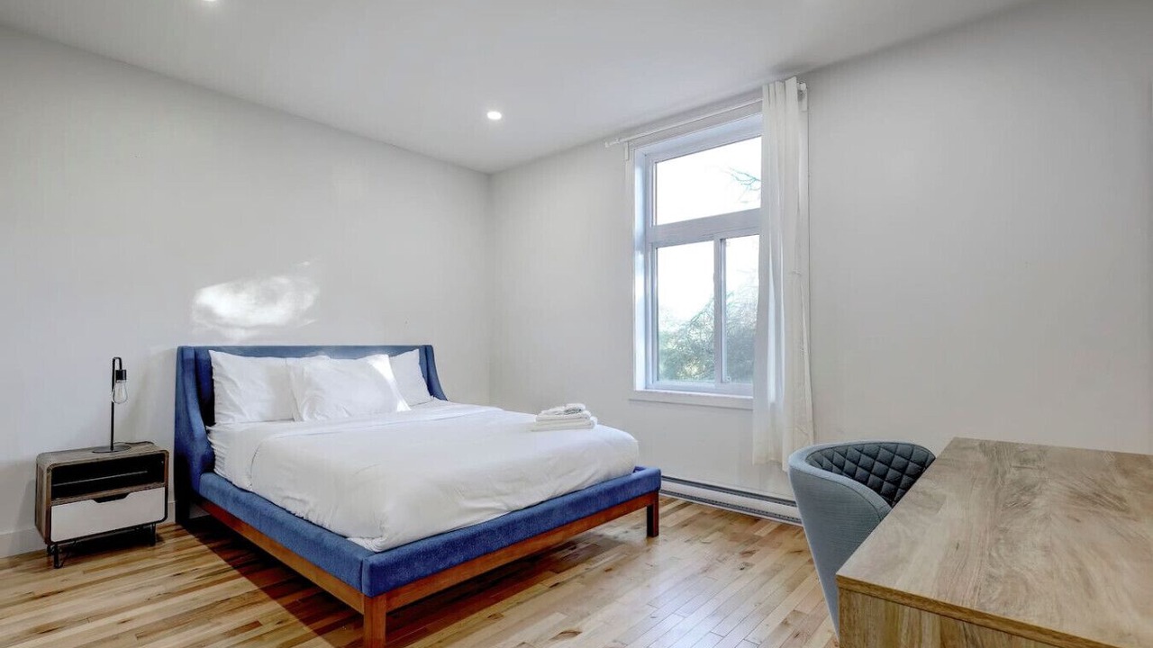 Photo of Bedroom in Cote-Des-Neiges—Notre-Dame-De-Grace