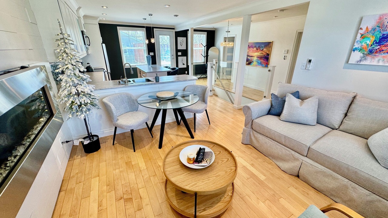 Photo of Livingroom in Terra Nova