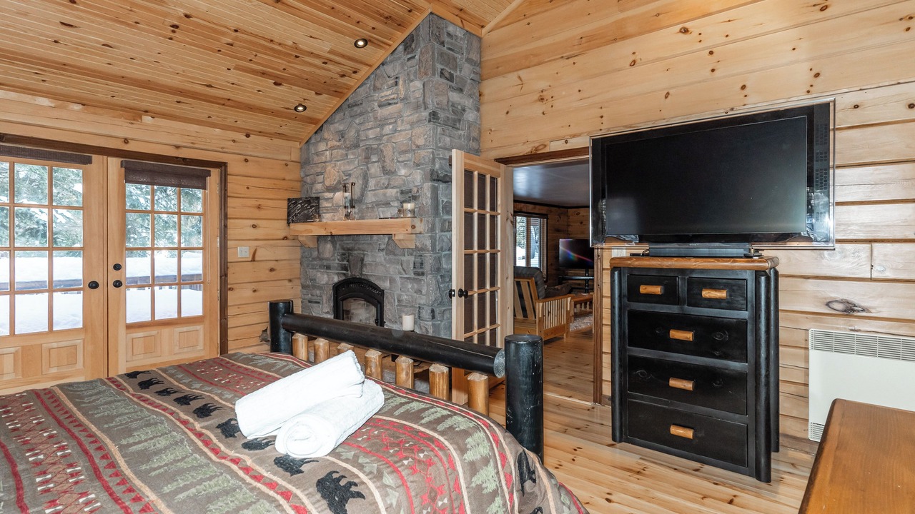 Photo of Bedroom in Algonquin Highlands