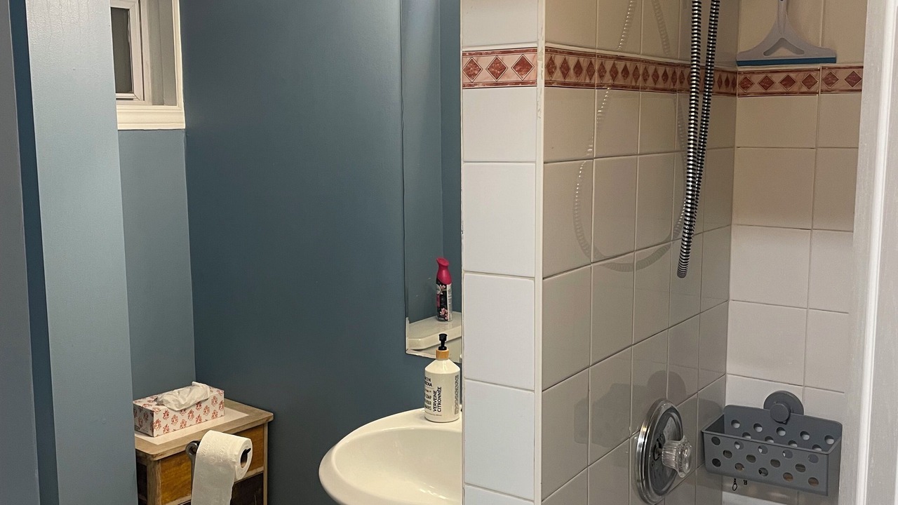 Photo of Bathroom in Centretown West