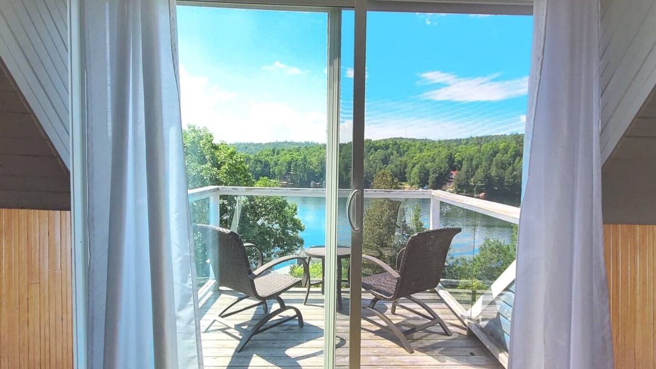 Photo of Patio Balcony in Val-des-Monts